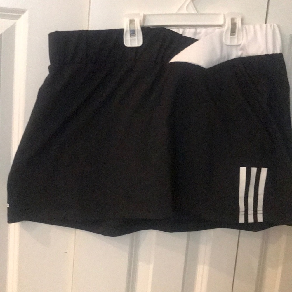Adidas tennis skirt size M/L
